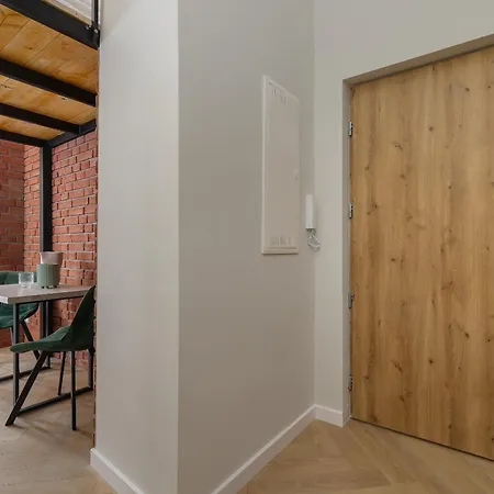 Industrial Black & Browstrone Loft - Old Town-3
